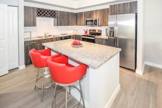 Building Photo - The Solera at Kendall West