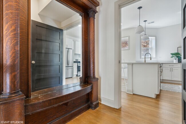 Building Photo - 2941 N Lawndale Ave
