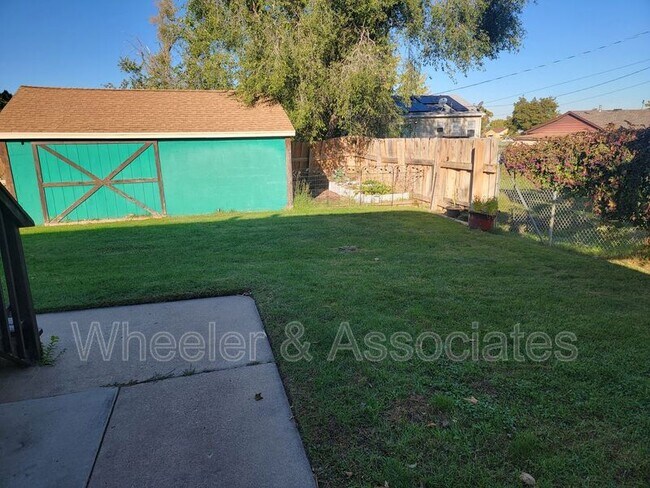 Foto del edificio - 4855 S 250 W