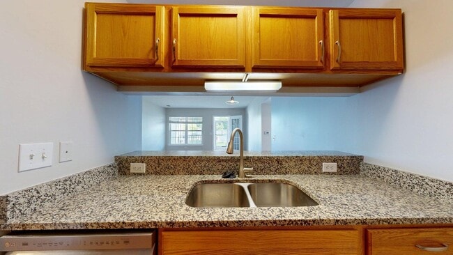 Building Photo - 2790 S Knightsbridge Cir