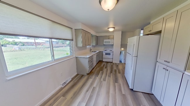 Building Photo - 4670 Holland St