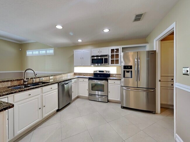 Building Photo - 2831 Strand Cir