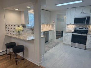 Building Photo - 924 N 5th St