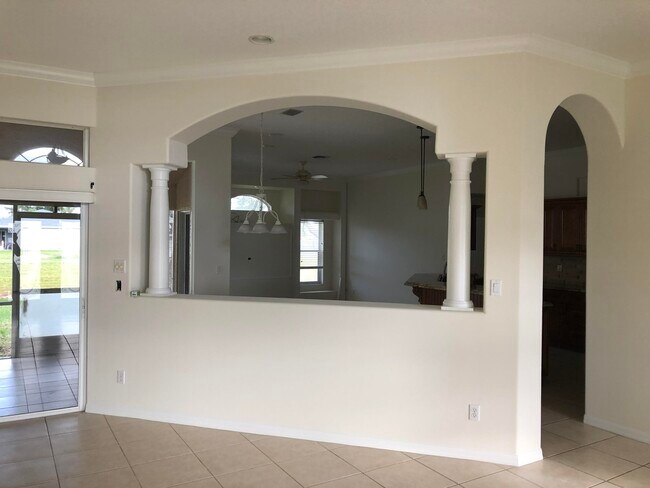 Foto del edificio - 2449 SW Chestnut Ln