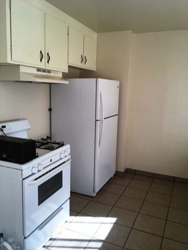 Building Photo - 1 bedroom apartment in Greenfield