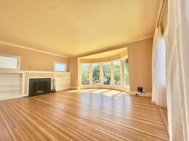 Foto del edificio - 2615 Maxwell Ave