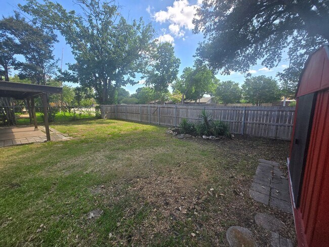Foto del edificio - Garland 3 Bedroom, 2 Bath, 1 Car Garage Property That Has Been Completely Remodeled