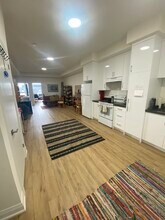 Building Photo - 782 St Clair Av W
