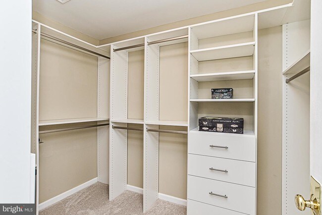 Building Photo - 42472 Unicorn Dr