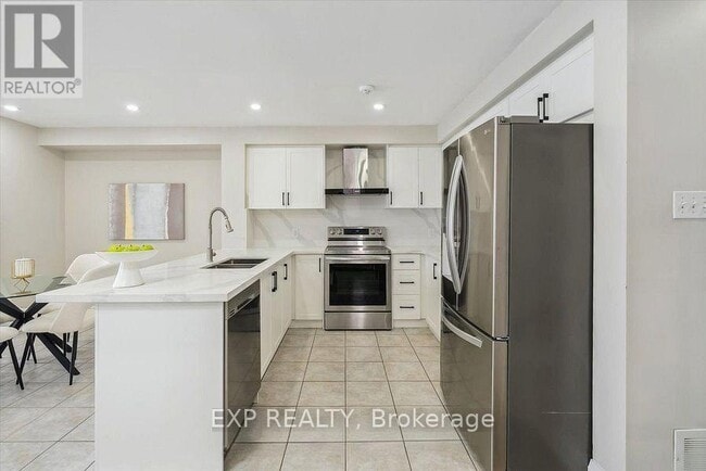 Building Photo - 14 Gateway Ct