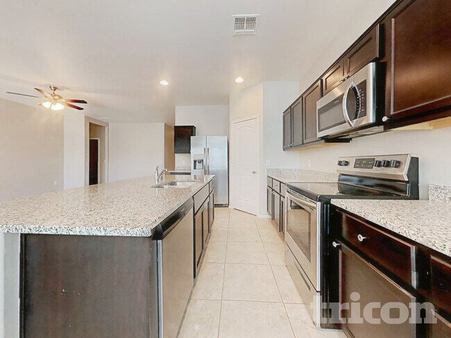 Foto del edificio - 37685 W Amalfi Ave