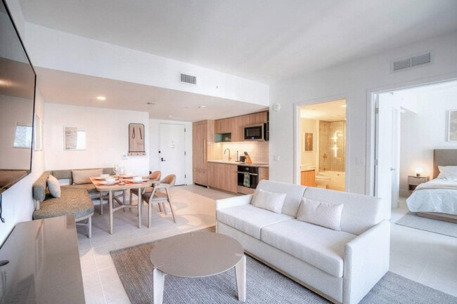 Foto del edificio - 601 NE 1st Ave