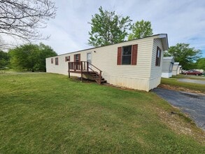 Building Photo - 491 Chapman Rd