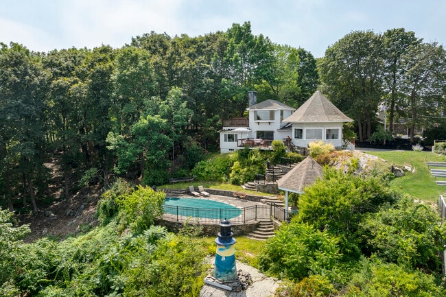 Building Photo - 4 Keyes Ln