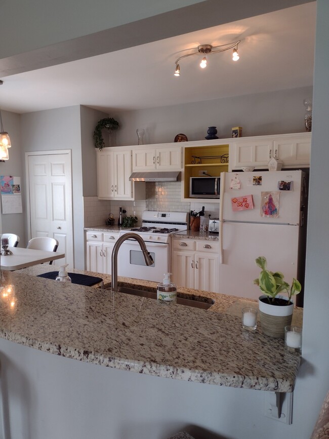 Kitchen1 - 8259 W Chestnut Ct