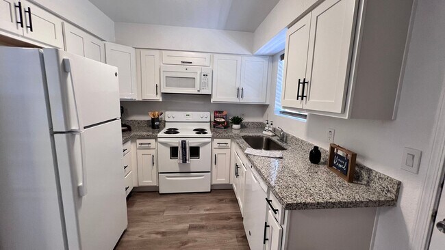 Foto del edificio - Charming 2BR Townhome in Mesa
