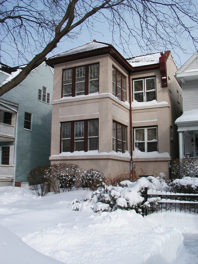 Foto del edificio - 5241 North Magnolia Avenue