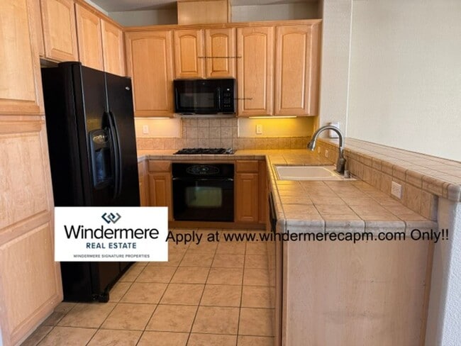 Building Photo - Gorgeous Turn Key Corner Condo In The Heart Of Natomas!