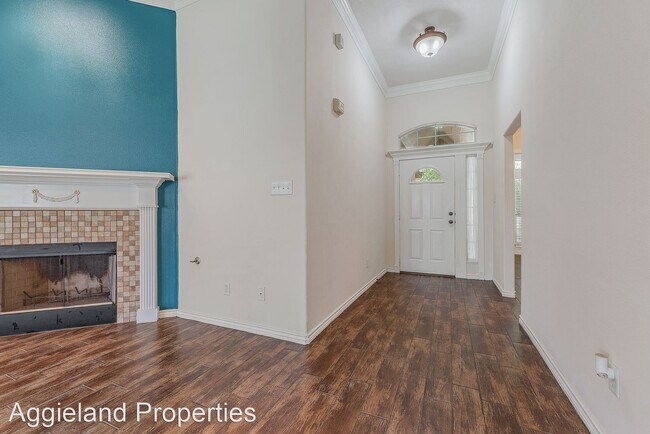 Building Photo - 3 br, 2 bath House - 3743 Essen Loop