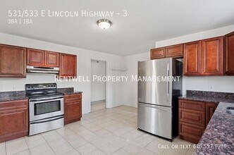 Building Photo - 531-533 Lincoln Hwy E