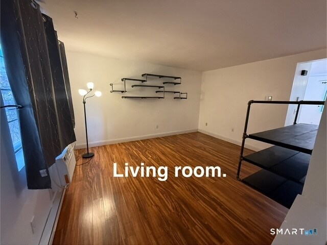 Foto del edificio - 143 Pine Hill Rd