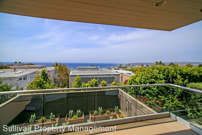 Building Photo - 4 br, 3.5 bath House - 917 Acapulco St