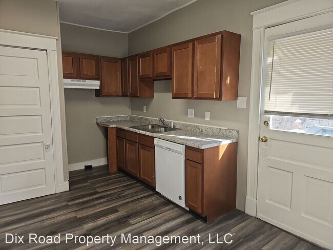 Foto del edificio - 4 br, 1.5 bath House - 774 Wells Street,