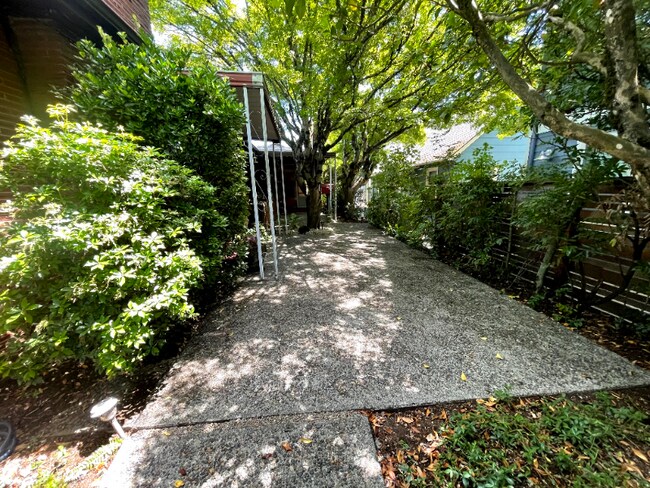 Foto del edificio - 5948 SE Milwaukie Ave