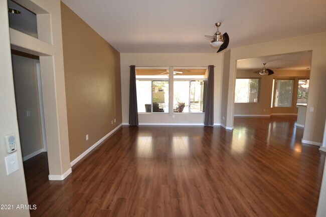 Foto del edificio - 15903 W Falcon Ridge Dr