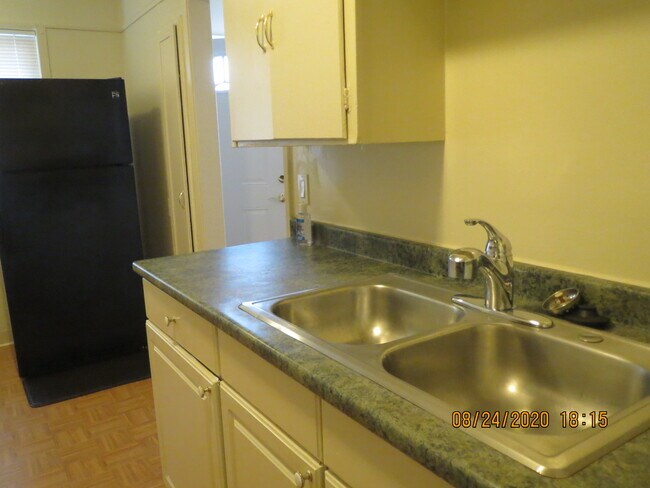 Foto del edificio - 2893 Alma St