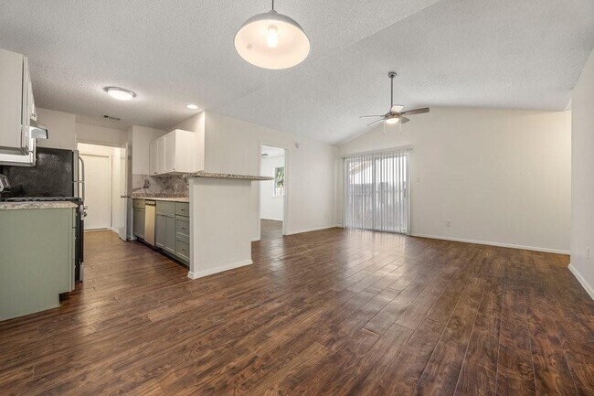 Foto del edificio - 7907 West Gate Blvd