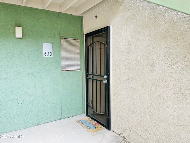 Foto del edificio - 1295 N Ash St