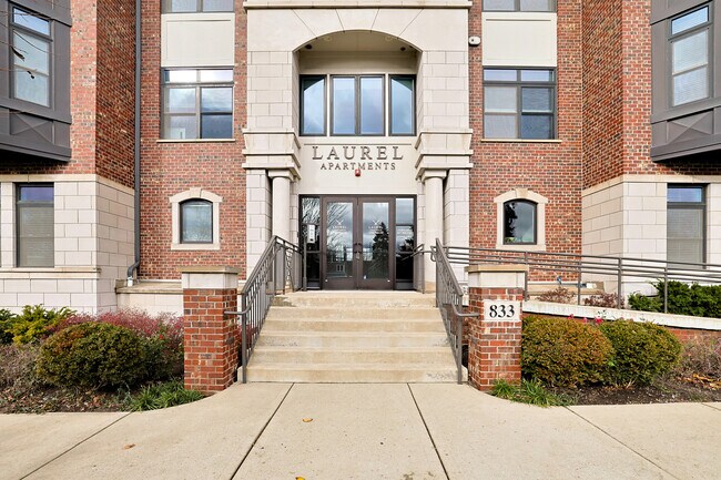 Foto del edificio - 833 Laurel Ave