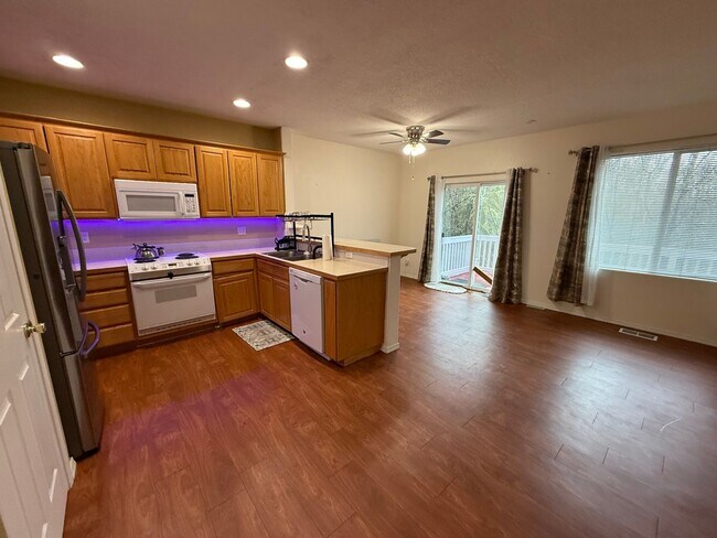 Foto del edificio - 3Bd/2.5Ba End Unit Townhome In the Orenco ...