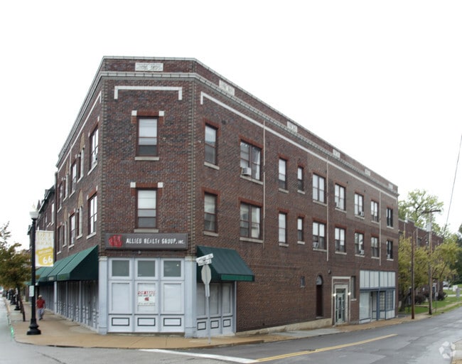 7174 Manchester Rd - 7174-7192 Manchester Rd
