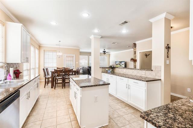 Building Photo - 6965 Shoreview Dr