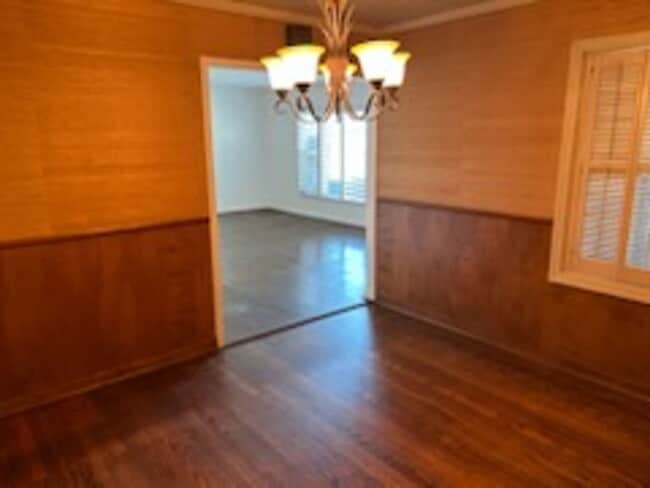 Building Photo - SHOWING Mon 12/8, Friday 12/12 at 1pm, and Wed 12/10 at 2:30pm