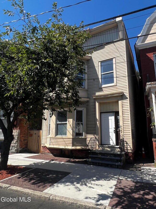 Building Photo - 57 5th Ave