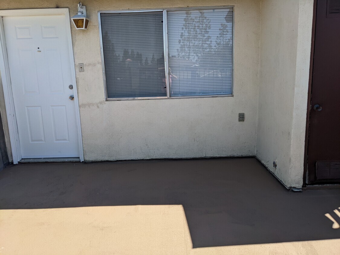 Private patio, inside the Court yardc - 4725 Buckley Way