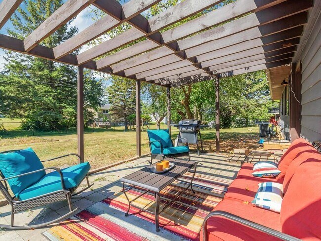 Foto del edificio - 11160 Lower 167th St W