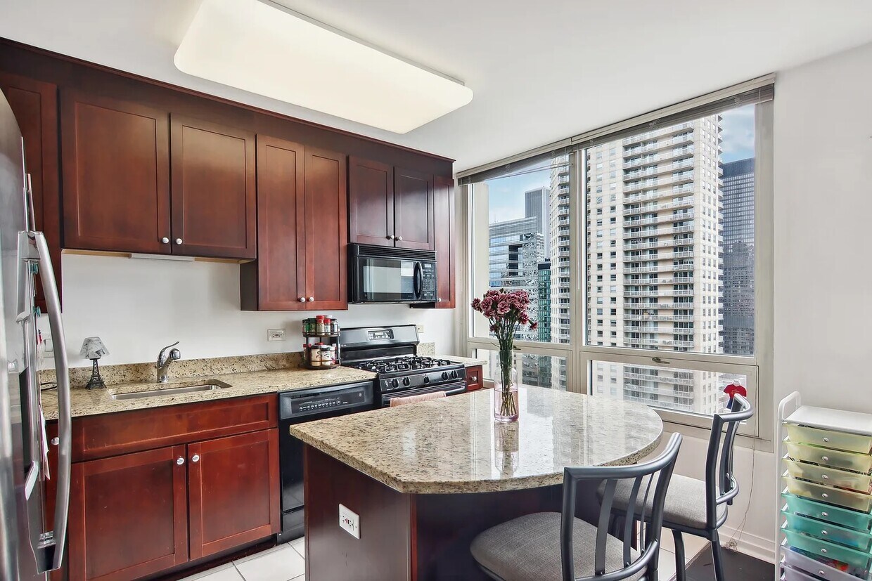 Foto principal - 33 W Ontario St