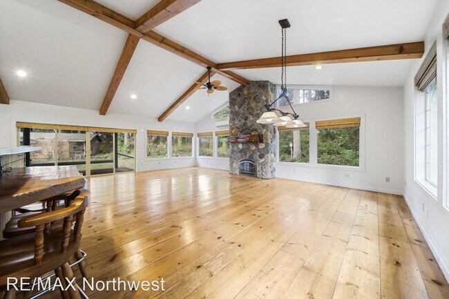 Foto del edificio - 3 br, 2.5 bath House - 1440 Goddard Rd SW