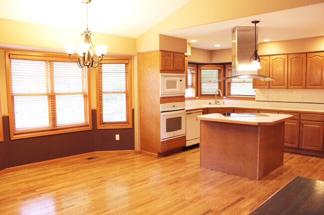 Eat In Kitchen - 2651 Eldorado Springs Drive