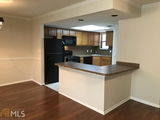 Building Photo - 2187 Surrey Ct