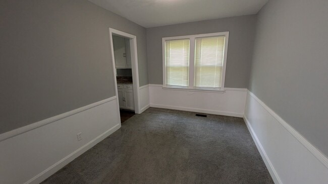 Building Photo - 3213 S Ash Ave