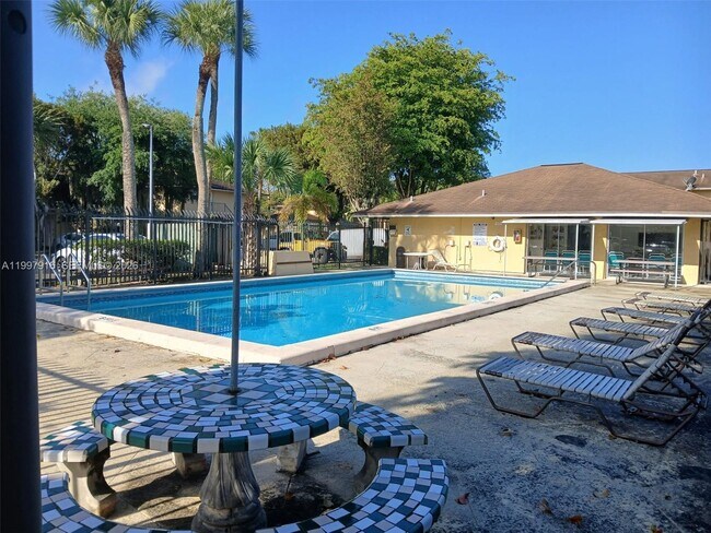 Foto del edificio - 15659 SW 73rd Cir Terrace