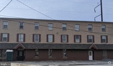 Building Photo - 3572 Lincoln Hwy E
