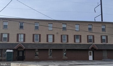 Building Photo - 3572 Lincoln Hwy E