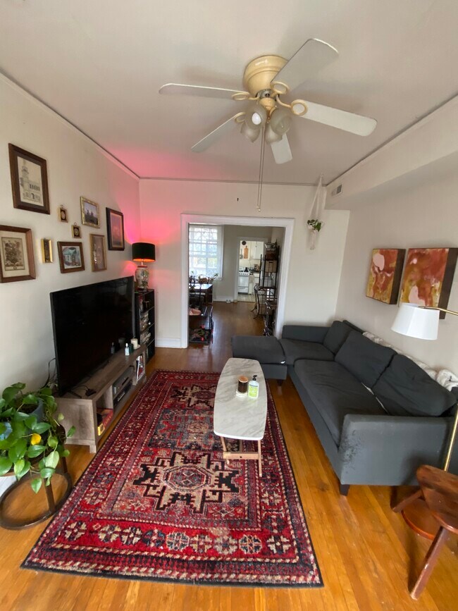 Building Photo - 3333 W Grace St