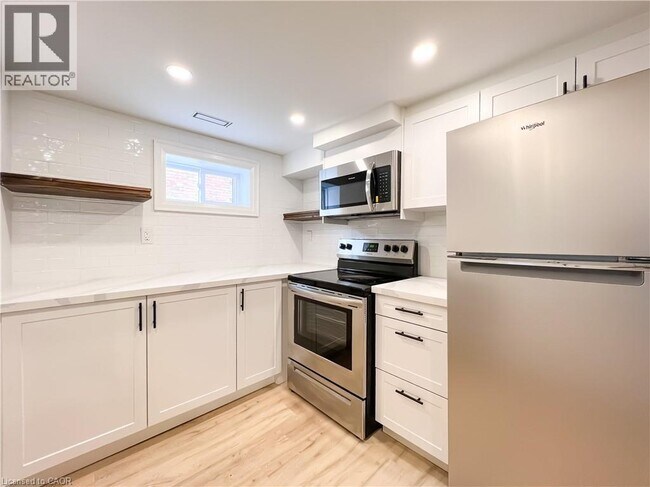 Photo du bâtiment - 447 E 13th St